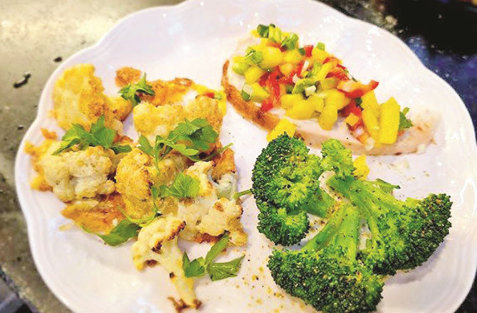 Fruit And Chicken Salsa Salad. Photo: INN