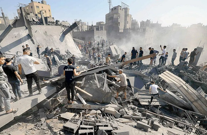 فلسطینی شخص نے اپنی والدہ کو آکسیجن دینے کیلئے ٹائر پمپ کو آکسیجن مشین بنا دیا