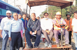 ریلوے سیفٹی کمشنر کی ہری جھنڈی کے بعدچھٹی لائن شروع 