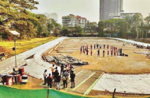 پولنگ بوتھوں سے پرائیویٹ اسکول کے نئے ایتھلیٹک ٹریک کو نقصان پہنچنے کا اندیشہ