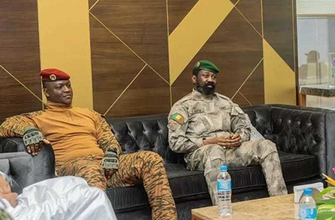 The military chiefs of Burkina Faso and Mali. Photo: Ax