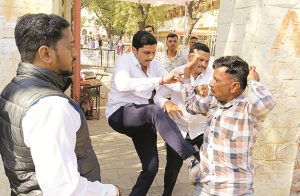 جلگاؤں : ایک پولنگ سینٹر پر دو مرتبہ بوگس ووٹنگ کو ناکام بنا یا گیا