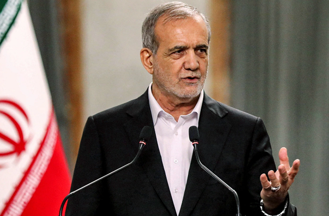 سپریم لیڈر پر کسی بھی قسم کا حملہ ایران کے خلاف اعلان جنگ ہے: صدر پزشکیان