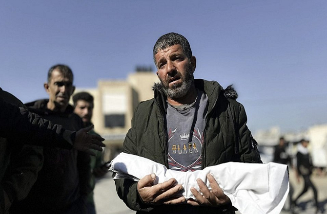 غزہ: ’ویٹ ٹینٹ سنڈروم‘ بے سہارا خاندانوں کے نوزائیدہ بچوں کی جانیں لے رہا ہے