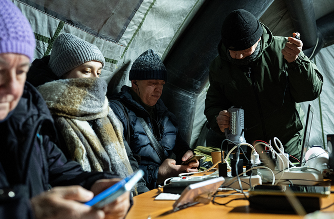 یوکرین: روسی حملوں کے بعد کیف کی ہزاروں بلند و بالا عمارتیں بجلی سے محروم: میئر