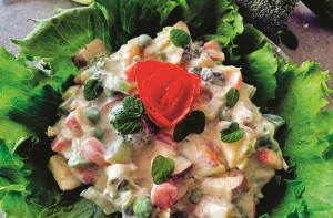 آج کا پکوان: ویجی ٹیبل سلاد وِتھ یوگٹ ڈریسنگ