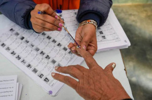 ووٹ ضرور دیجئے!