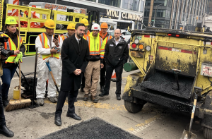 نیویارک: میئر ظہران ممدانی کا عملی اقدام، پل کے متنازع ’ابھار‘ کی مرمت کی