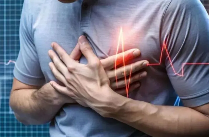 مضبوط سینے اور کمر کے پٹھے دل کے دورے کا خطرہ کم کر سکتے ہیں: اے آئی تحقیق