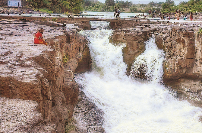 In the picture below, milky white water can be seen flowing in the Someshwar waterfall. Photo: INN