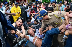 طلبہ کے احتجاج کی حمایت میں تیسرے دن بھی مظاہرے