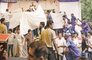 جنتر منتر پر کریک ڈائون ،سونم وانگ چک جبراً اسپتال منتقل 