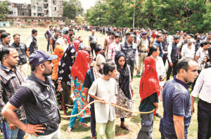 احمدآباد: بنگلہ دیشی ہونے کا شبہ، شہر کے ۳؍علاقوں سے ۳۰۰؍افراد حراست میں
