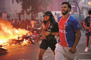 فرانس: پی ایس جی کی فتح کا جشن تشدد میں تبدیل، کئی شہروں میں پولیس کی کارروائی