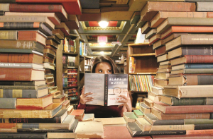 نئی نسل کے سامنے تخلیقی فنکار کی بحالی کا ایک بڑا مسئلہ ہے