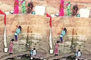میل گھاٹ میں لوگ جان جوکھم میں ڈال کر پانی بھر رہے ہیں