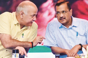 شراب گھوٹالہ کیس :کیجریوال اور سیسودیا پھر مشکل میں، ہائیکورٹ نےجواب مانگا