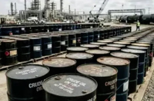 امریکہ نے شہریوں کو ممنوع سستا پیٹرول استعمال کرنے کی مجبوراً اجازت دی