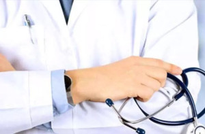 ۱۲؍ برس بعد متعدد ڈاکٹروں  کیخلاف  علاج میں لاپروائی برتنے پر ایف آئی  آر درج