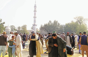 قربتوں میں دوریوں کا دَور ہے ہشیار باش!