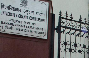 گلگوٹیا یونیورسٹی روبوٹ تنازع: یو جی سی اور وزارت تعلیم کی خاموشی پر سخت تنقید