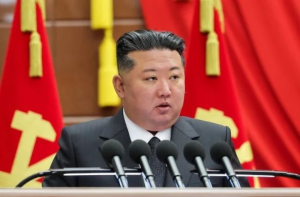 کم جونگ ان نے جارحانہ انداز میں عہد کیا کہ ہم جوہری ہتھیار کبھی نہیں چھوڑیں گے