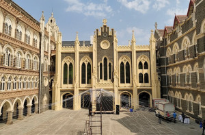 سینٹ زیویئرز کالج کو بم سے اڑانے کا ای میل!