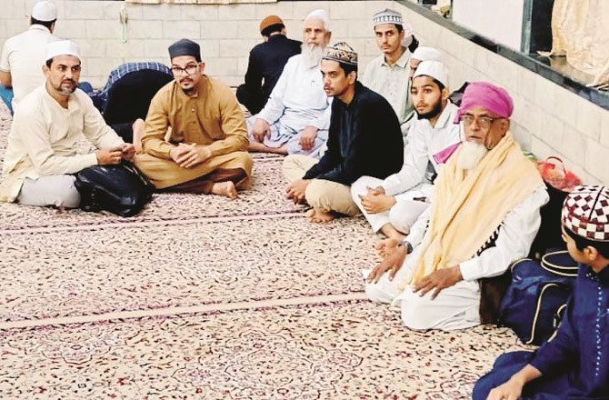 ممبئی شہرا ورمضافات کی مساجد میں معتکفین خیمہ زن