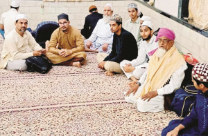 ممبئی شہرا ورمضافات کی مساجد میں معتکفین خیمہ زن