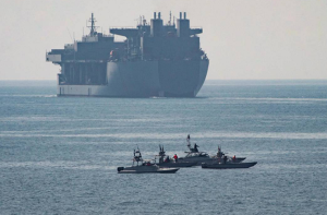 آبنائے ہرمز کشیدگی میں اضافہ، امریکہ ایران تناؤ سے توانائی خدشات