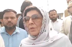 پاکستان: عمران خان کی بہنوں کا اڈیالہ جیل کے باہر دھرنا