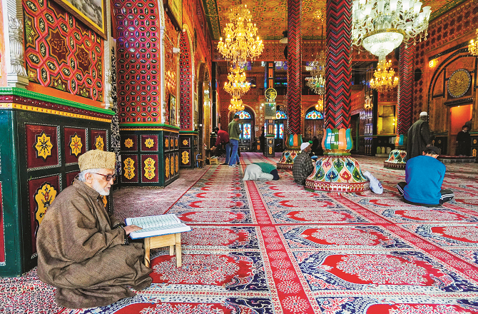 ماہِ رمضان میں بہت سی اعلیٰ صفات سے آپ اپنی شخصیت کو آراستہ کر سکتے ہیں