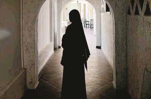 افسانہ: تنگ گلی