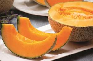 خربوزہ جسم میں ٹھنڈک پیدا کرتا ہے اور لو لگنے سے بچاتا ہے