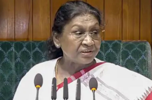 دروپدی مرمو راشٹرپتی بھون میں اکشے پاترا فاؤنڈیشن کا۵؍ ارب واں کھانا پیش کریںگی