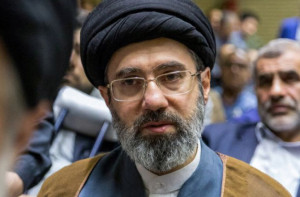 مجتبیٰ خامنہ ای علاج کے لئے ماسکو میں ہیں: کویتی اخبار الجریدہ کا دعویٰ