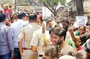 گیس سلنڈر کی قلت کے خلاف نالاسوپارہ میں احتجاج