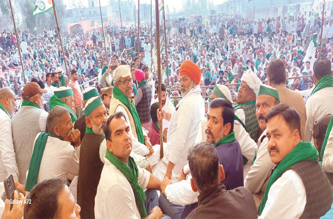 After the arrest of Rakesh Takit, the farmers once again announced to intensify the movement.