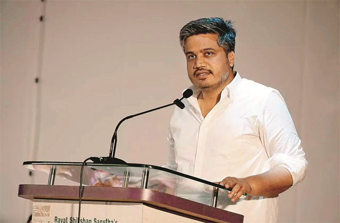 Rohit Pawar once again tried to surround the Mahayoti government