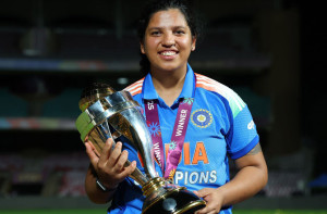 رچا گھوش مانچسٹر سپر جائنٹس اور دپتی شرما سن رائزرز لیڈز کے لئے کھیلیں گی