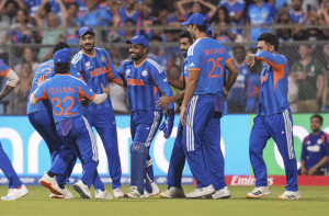 سنسنی خیز سیمی فائنل میں ہندوستان فاتح، ٹی ۲۰؍ ورلڈ کپ کے فائنل میں داخل 