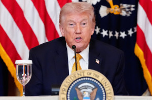 ایران کے ساتھ جاری تنازع کے درمیان ٹرمپ نے اپنا بیجنگ کا دورہ ملتوی کردیا 