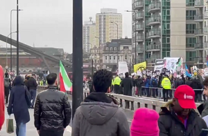 یورپ میں ایران حملوں کی مخالفت، امریکہ میں بھی جنگ پر سوالات