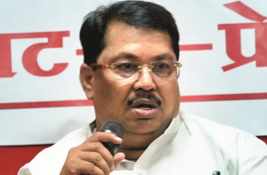 اشوک کھرات معاملہ: وڈیٹیوار کے سنسنی خیز دعوے پر باونکولے نے ثبوت مانگے 