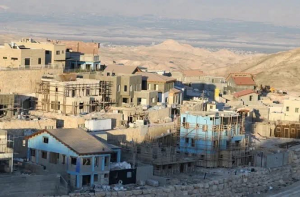 مغربی کنارے میں ۵۰۰؍ سے زائد غیرقانونی بستیاں: فلسطینی رپورٹ