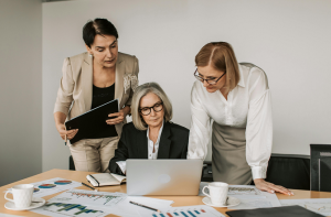 دنیا بھر کی پارلیمانوں میں خواتین کی نمائندگی صرف ۵ء۲۷؍ فیصد: رپورٹ