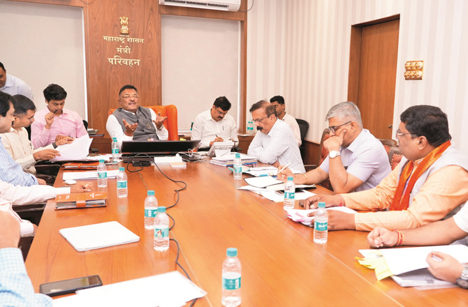 Transport Minister Pratap Sarnaik And Other Officers In The Meeting. Photo: INN