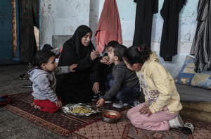 غزہ، یوم مادر: بھوک، سوگ اور لاپتہ بچے، فلسطینی ماؤں کا دن بے یقینی کے سائے میں