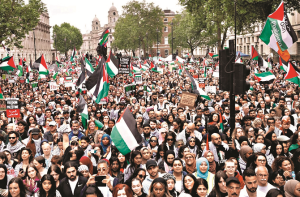 لندن: فلسطین کی حمایت میں ہزاروں شہری سڑکوں پر اترے