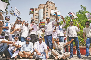 طلبہ کے سنگین مسائل کی اصل وجہ بدترین بدعنوانی 